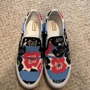 Hunter slip ons size 8